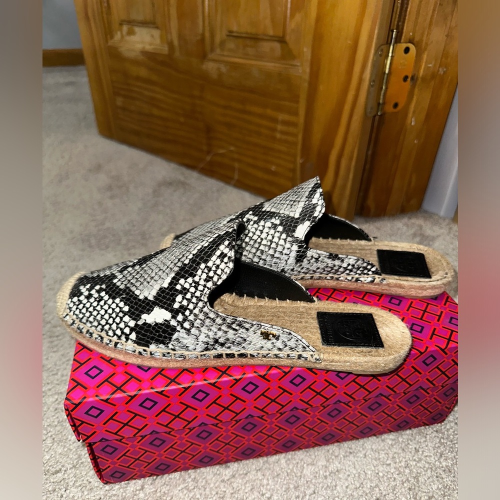 TORY BURCH snakeskin open back espadrille. Perfect condition.